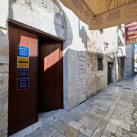 Palace Central Square Trogir Eksteriør billede
